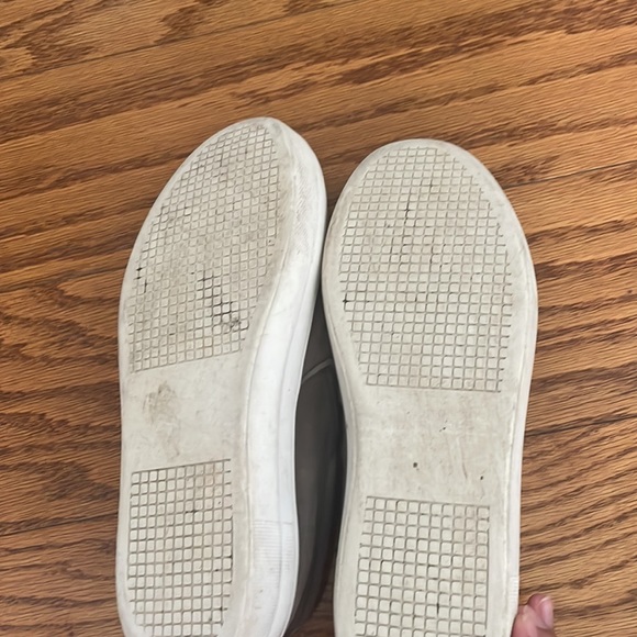 Steve Madden slips on in dark grey. Size 8 - Picture 3 of 3